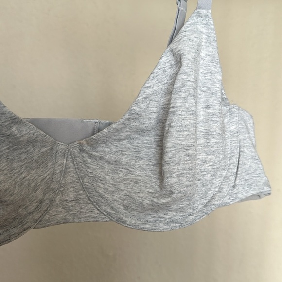 SKIMS Light Gray Bra - Picture 4 of 7